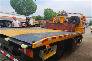 虹桥附近拖车电话号码服务